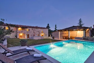 Pazin 4-Bedroom House with Private Pool