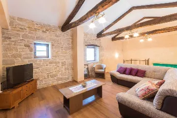 Pazin 4-Bedroom House with Private Pool