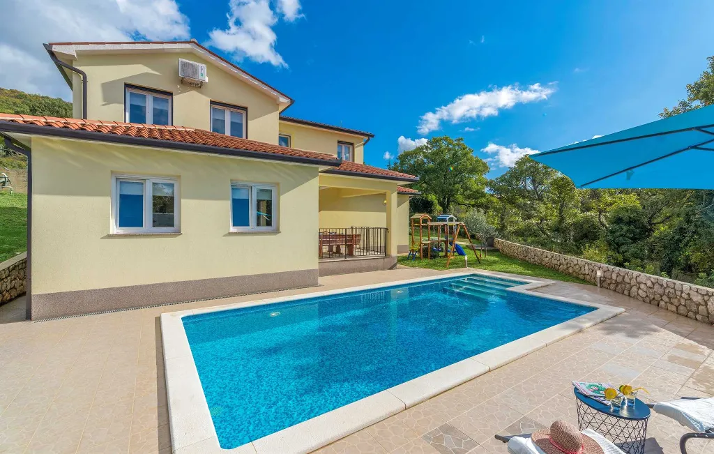 Brgod House for Up to 8 Guests with Pool
