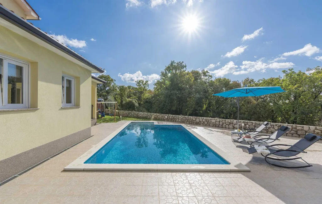 Brgod House for Up to 8 Guests with Pool