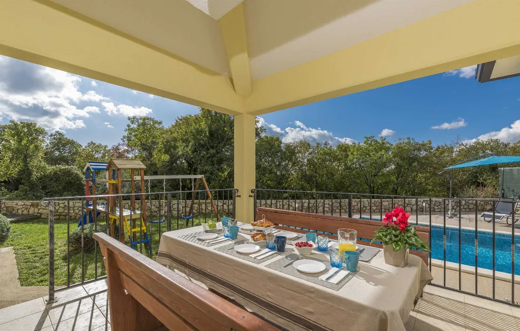 Brgod House for Up to 8 Guests with Pool