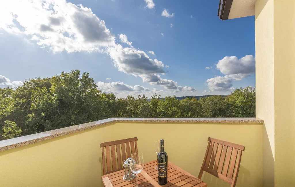 Brgod House for Up to 8 Guests with Pool