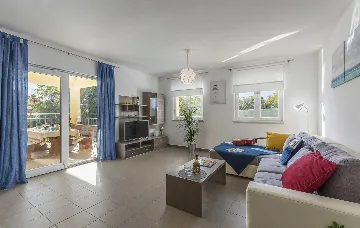 Brgod House for Up to 8 Guests with Pool