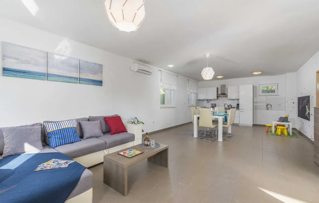 Brgod House for Up to 8 Guests with Pool