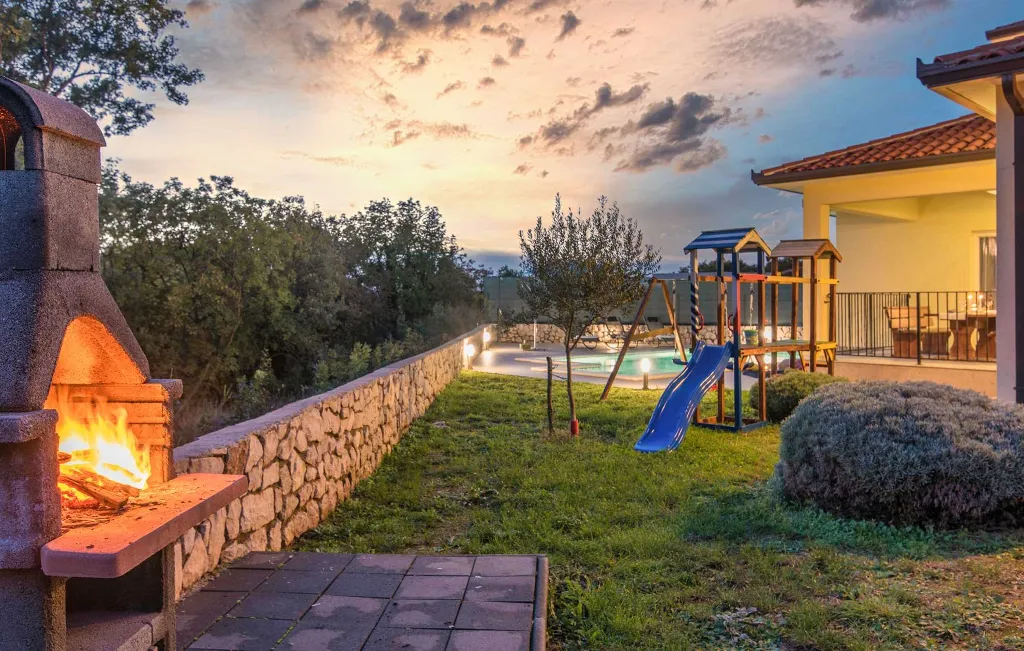 Brgod House for Up to 8 Guests with Pool