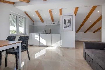 Air-Conditioned 5-Bedroom Villa in Žminj with Private Pool