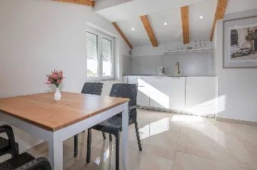 Air-Conditioned 5-Bedroom Villa in Žminj with Private Pool