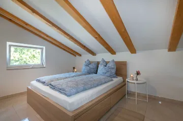 Air-Conditioned 5-Bedroom Villa in Žminj with Private Pool