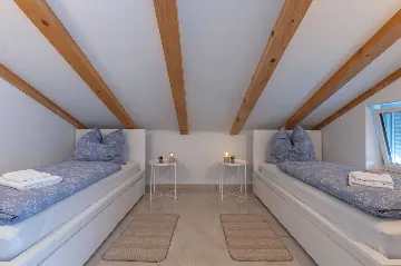 Air-Conditioned 5-Bedroom Villa in Žminj with Private Pool