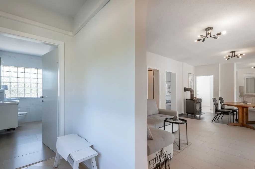 Air-Conditioned 5-Bedroom Villa in Žminj with Private Pool