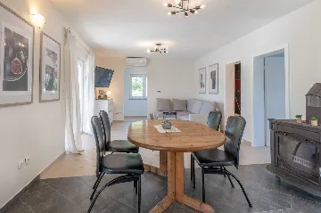 Air-Conditioned 5-Bedroom Villa in Žminj with Private Pool