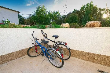 Air-Conditioned 5-Bedroom Villa in Žminj with Private Pool