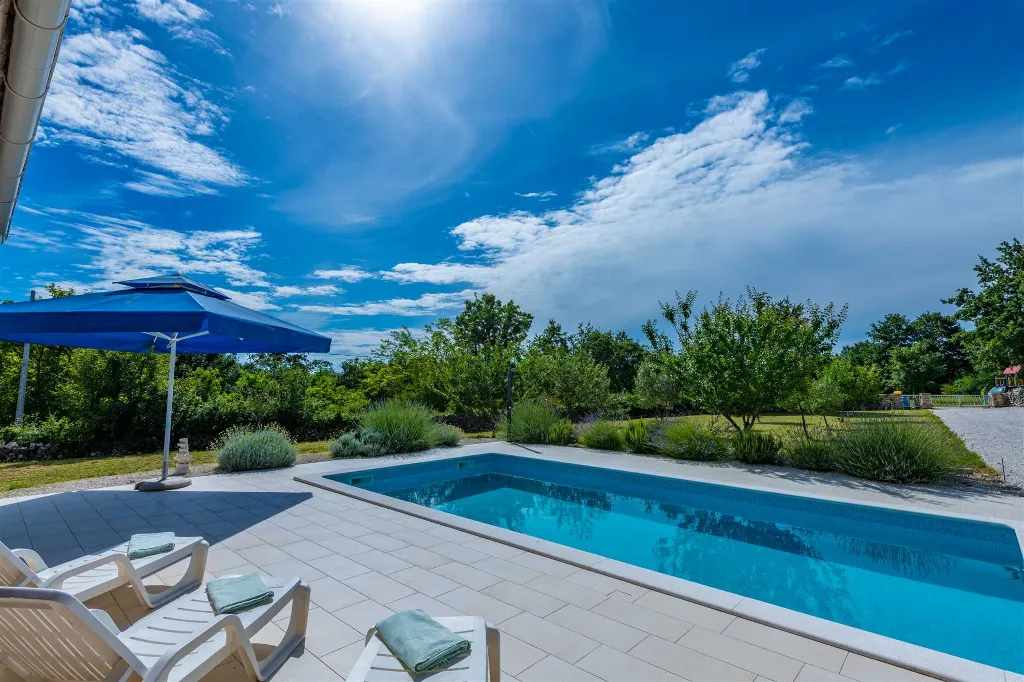 Air-Conditioned 5-Bedroom Villa in Žminj with Private Pool