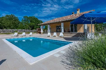 Air-Conditioned 5-Bedroom Villa in Žminj with Private Pool