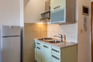 Air-Conditioned Apartment with Sea View in Ližnjan