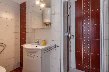 Air-Conditioned Apartment with Sea View in Ližnjan