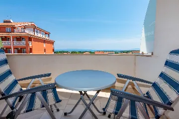 Air-Conditioned Apartment with Sea View in Ližnjan