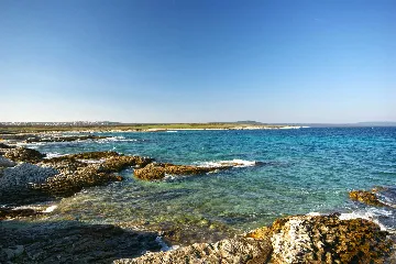 Air-Conditioned Apartment with Sea View in Ližnjan