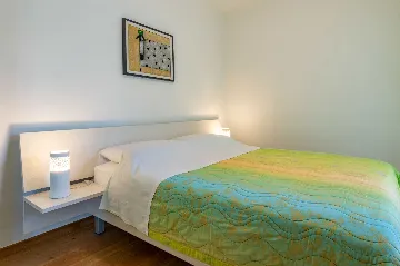 Sea-View Air-Conditioned Apartment in Ližnjan for 4