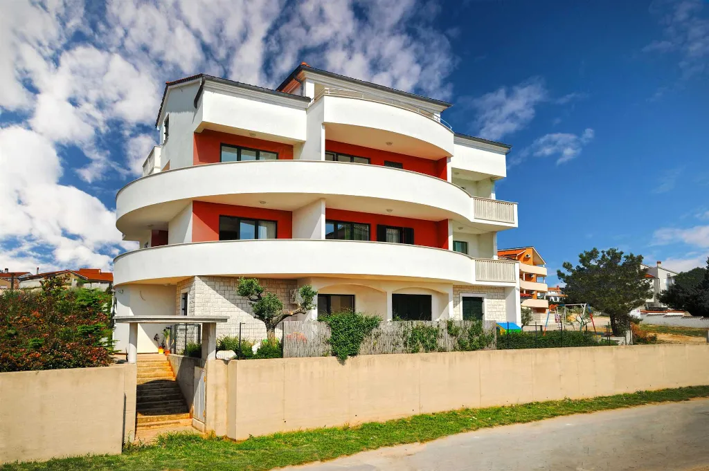 Sea-View Air-Conditioned Apartment in Ližnjan for 4