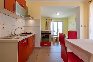 1-Bedroom Apartment in Ližnjan for Up to 4