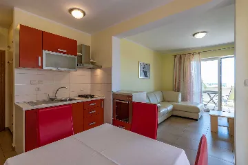 1-Bedroom Apartment in Ližnjan for Up to 4