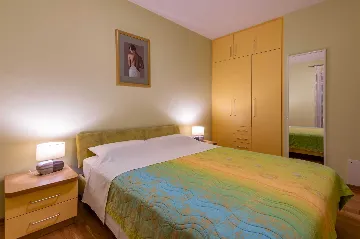 1-Bedroom Apartment in Ližnjan for Up to 4