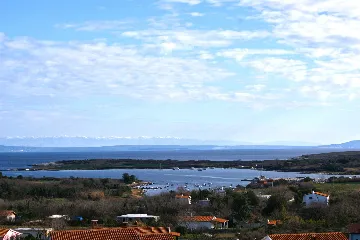 1-Bedroom Apartment in Ližnjan for Up to 4