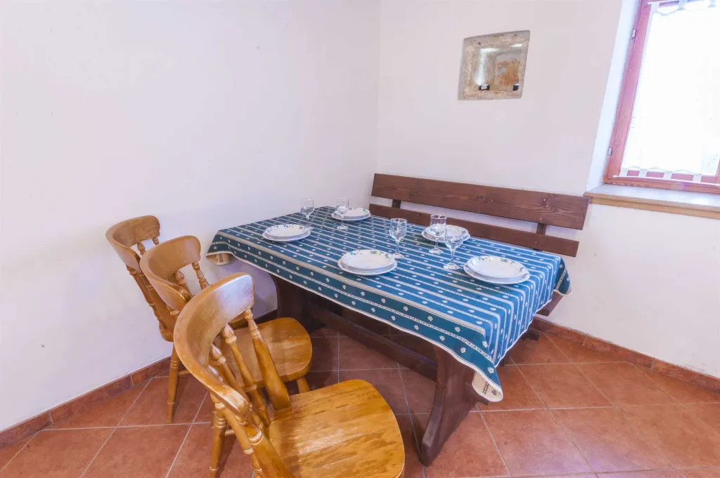 Marčana Apartment for up to 6 with Shared Pool