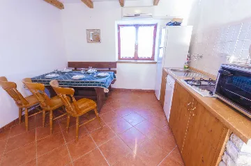 Marčana Apartment for up to 6 with Shared Pool