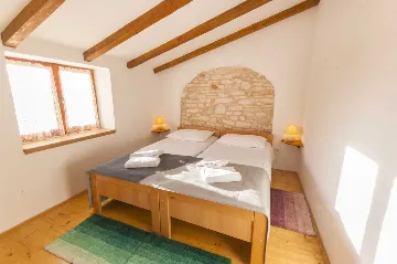 Marčana Apartment for up to 6 with Shared Pool