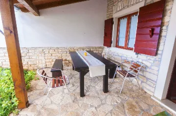 Marčana Apartment for up to 6 with Shared Pool