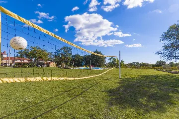 Marčana 2-Bedroom Apartment with Shared Pool