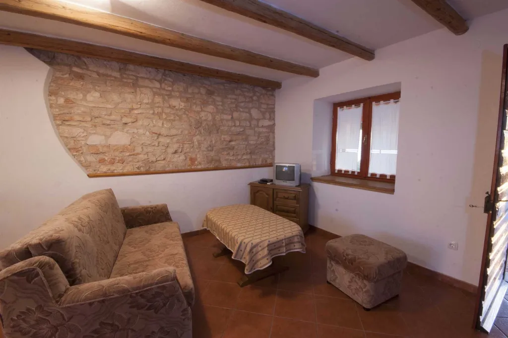 Marčana 2-Bedroom Apartment with Shared Pool