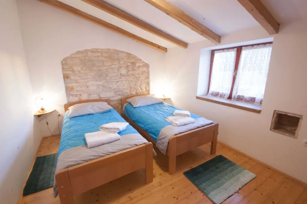Marčana 2-Bedroom Apartment with Shared Pool