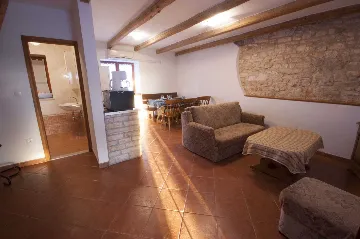 Marčana 2-Bedroom Apartment with Shared Pool