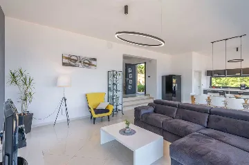 4-Bedroom House in Labin for up to 10 Guests