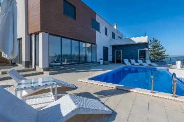 4-Bedroom House in Labin for up to 10 Guests