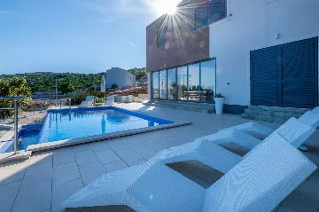 4-Bedroom House in Labin for up to 10 Guests