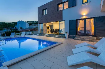 4-Bedroom House in Labin for up to 10 Guests