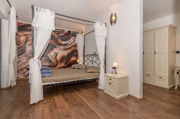 4-Bedroom House in Labin for up to 10 Guests