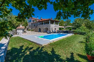 House with Two Pools for Up to 11 in Pazin