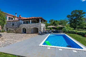 House with Two Pools for Up to 11 in Pazin