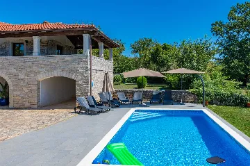 House with Two Pools for Up to 11 in Pazin