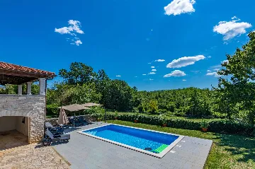House with Two Pools for Up to 11 in Pazin