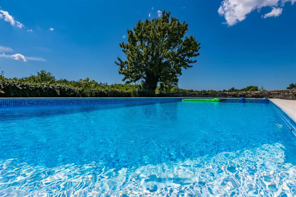 House with Two Pools for Up to 11 in Pazin