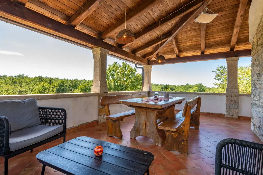 House with Two Pools for Up to 11 in Pazin