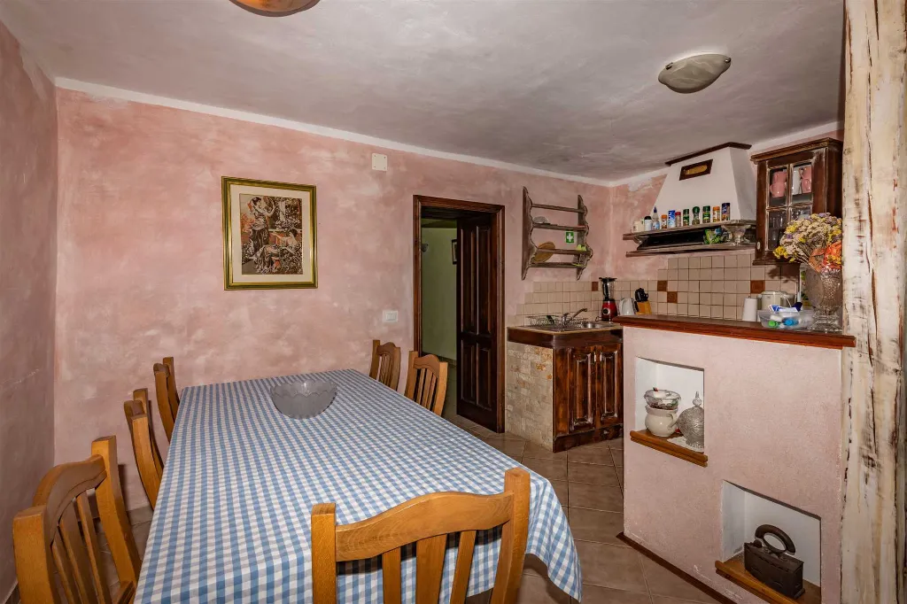 House with Two Pools for Up to 11 in Pazin