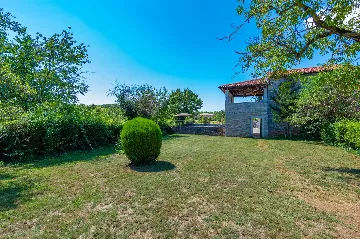 House with Two Pools for Up to 11 in Pazin