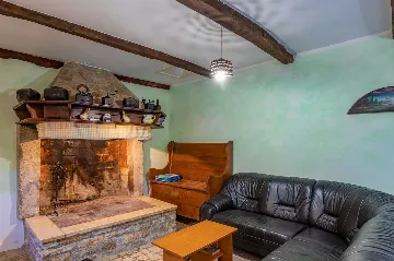 House with Two Pools for Up to 11 in Pazin